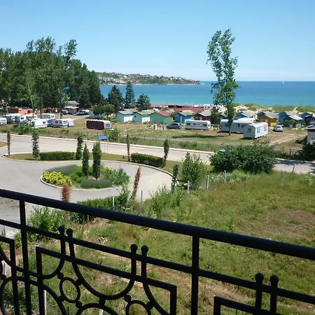 公寓 Ganozliev's In Kavatsi Area