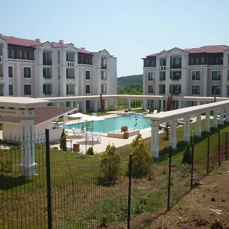 Ganozliev's In Kavatsi Area Apartamento *